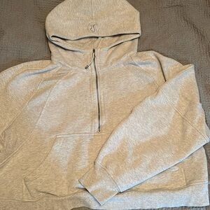 Lululemon cropped scuba